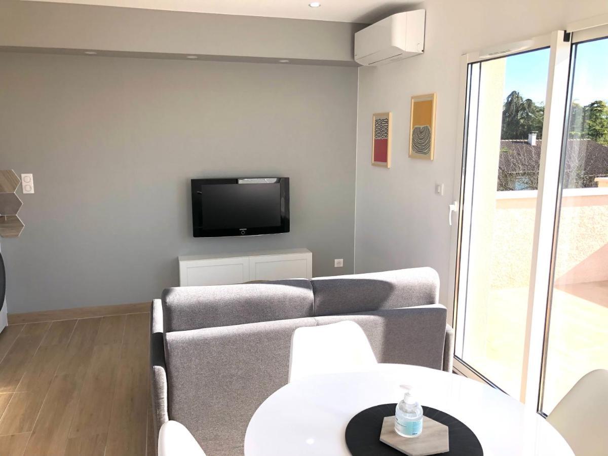 La Parenthese Balneo T2 Cosy De 40M² Avec Terrasse Apartment Ternay  Екстериор снимка
